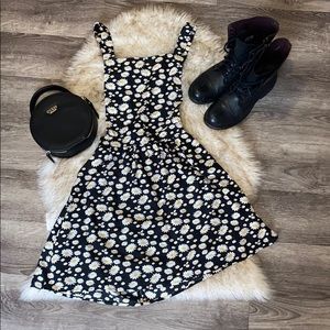 Daisy Pattern Overall Dress 🌸